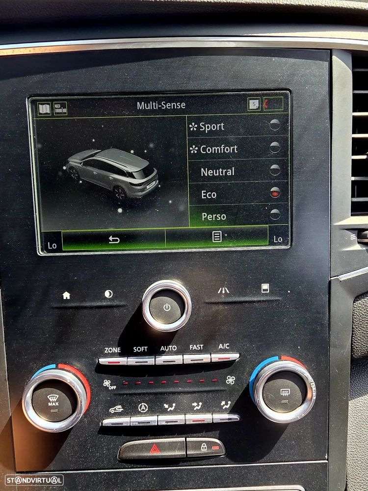 Renault Mégane Sport Tourer ver-1-3-tce-gt-line-edc - 12