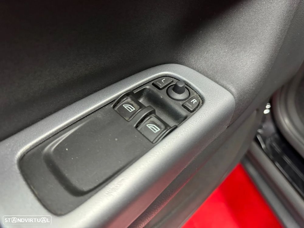 Volvo C30 2.0 D R-Design - 17