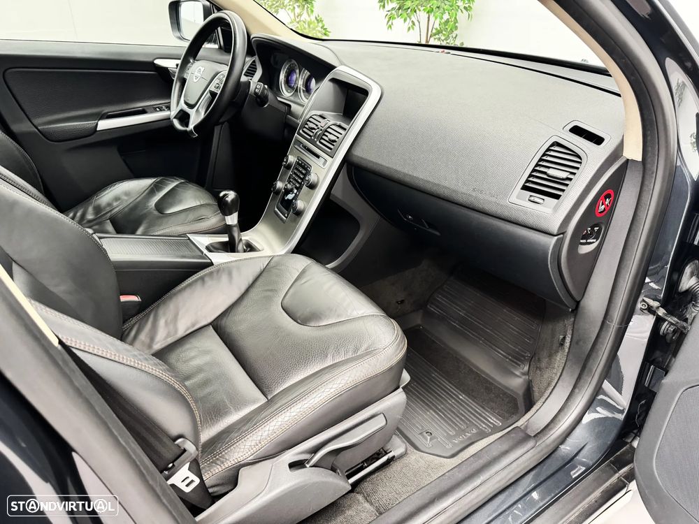 Volvo XC 60 2.0 D3 Drive Summum - 18