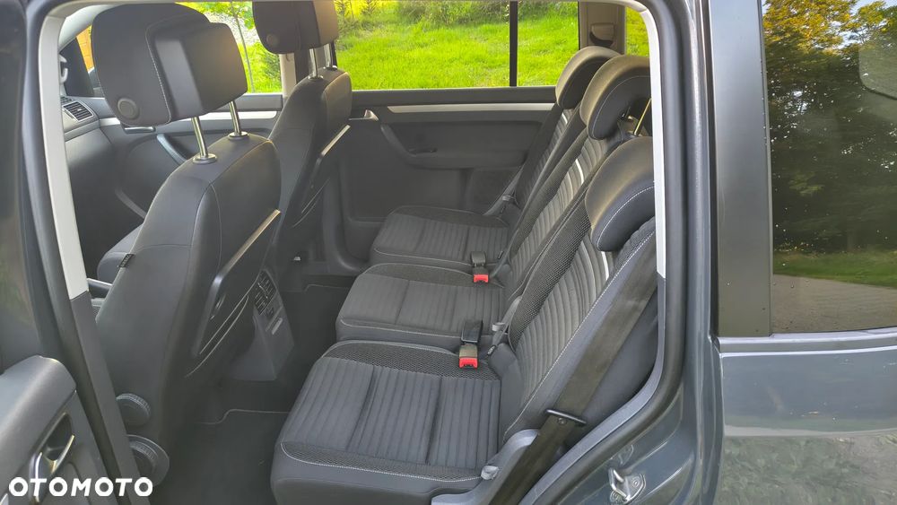 Volkswagen Touran - 5
