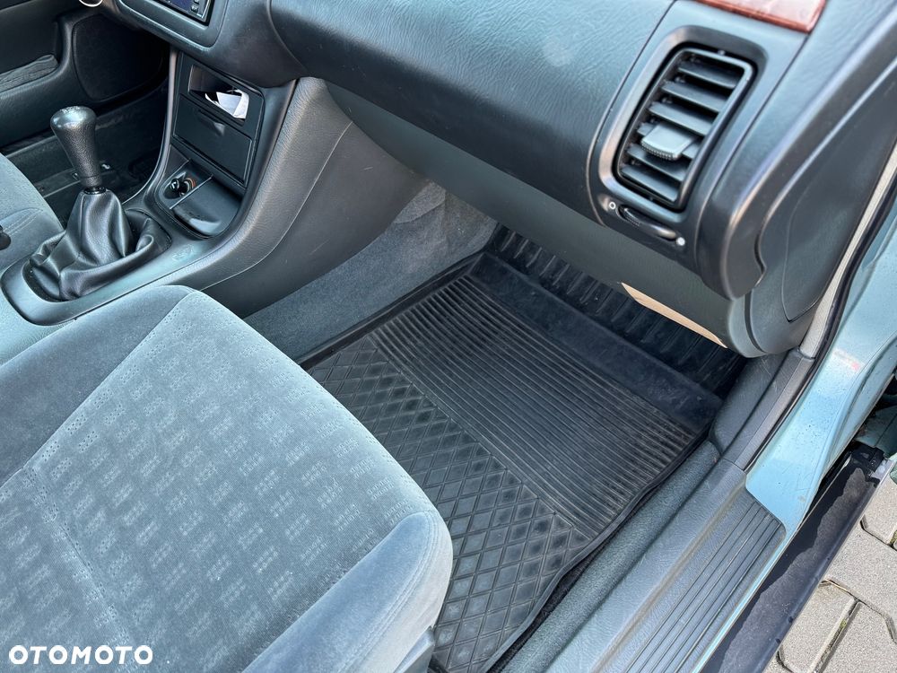 Honda Accord 1.8i LS - 8