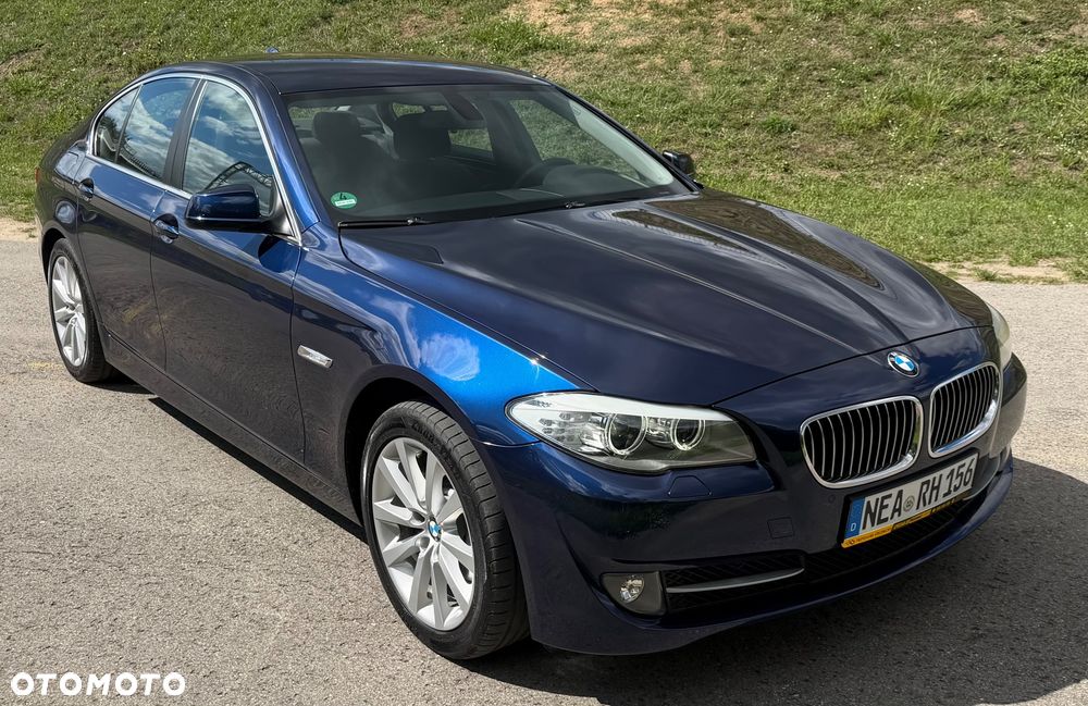 BMW Seria 5 520i - 11