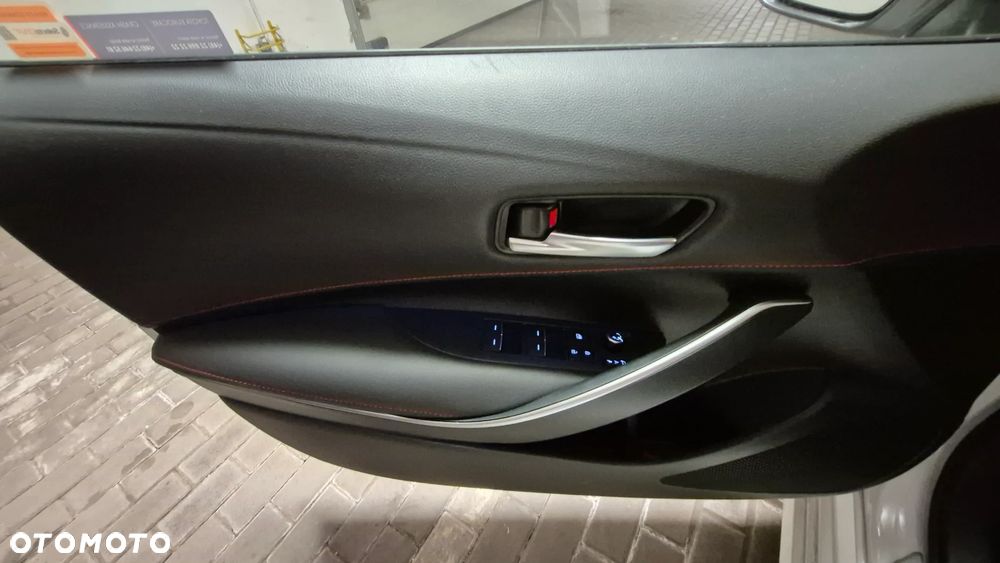 Toyota Corolla 1.8 Hybrid GR Sport - 13