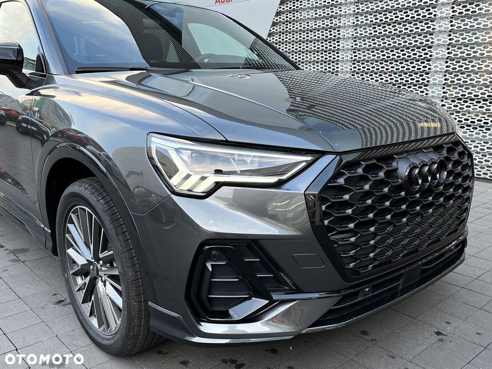 Audi Q3 Sportback - 12
