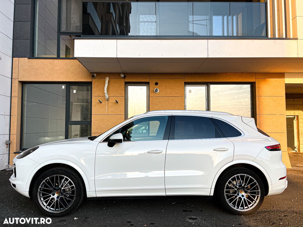 Porsche Cayenne - 4