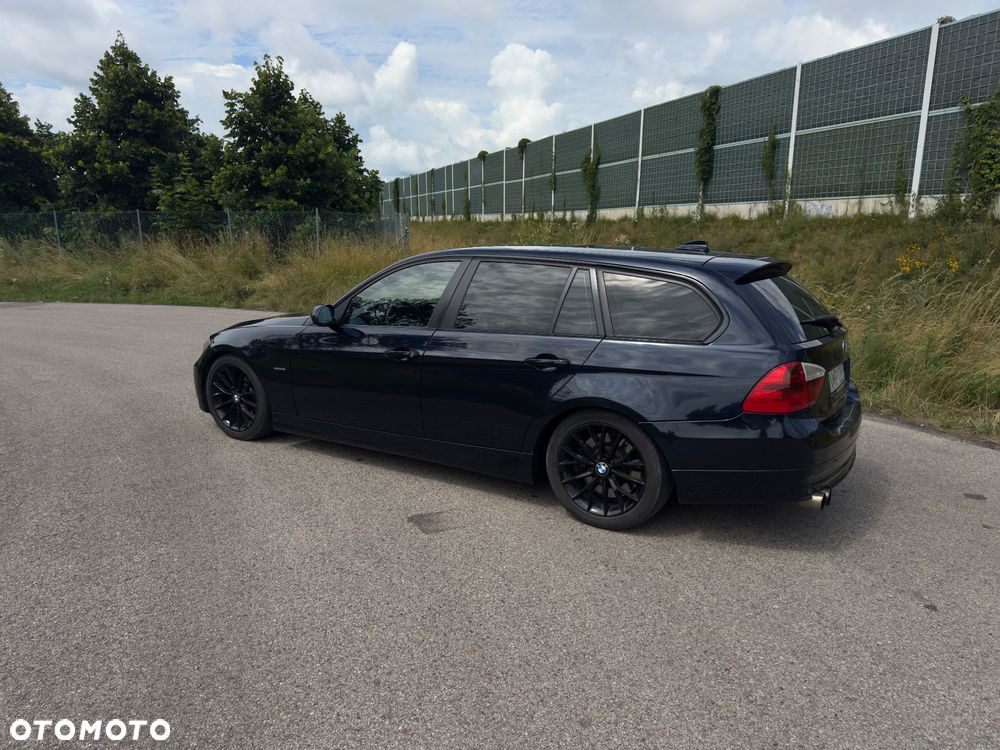 BMW Seria 3 325xi - 2