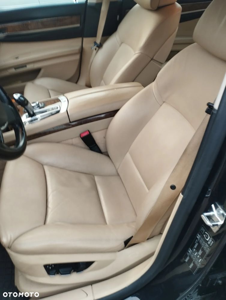 BMW Seria 7 740i - 3