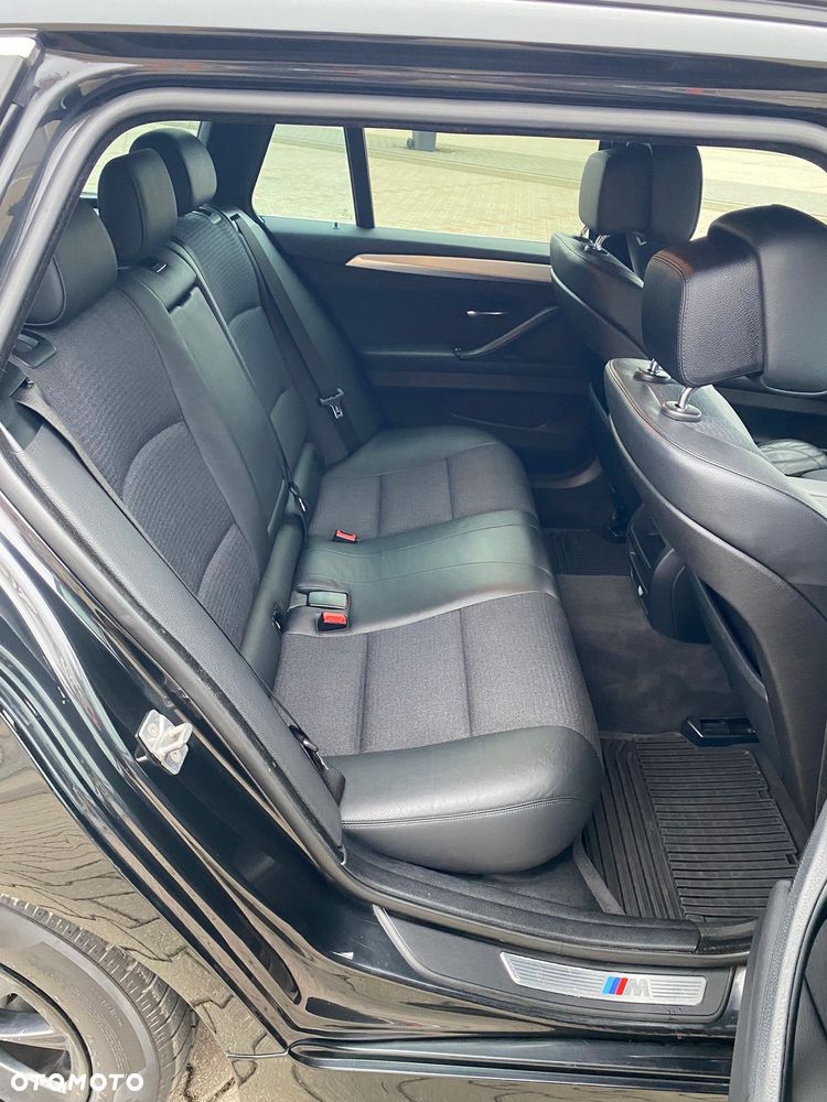 BMW Seria 5 525d xDrive - 9