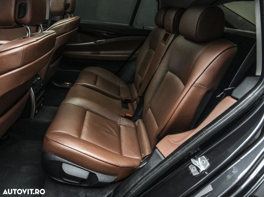 BMW Seria 5 520d xDrive - 16