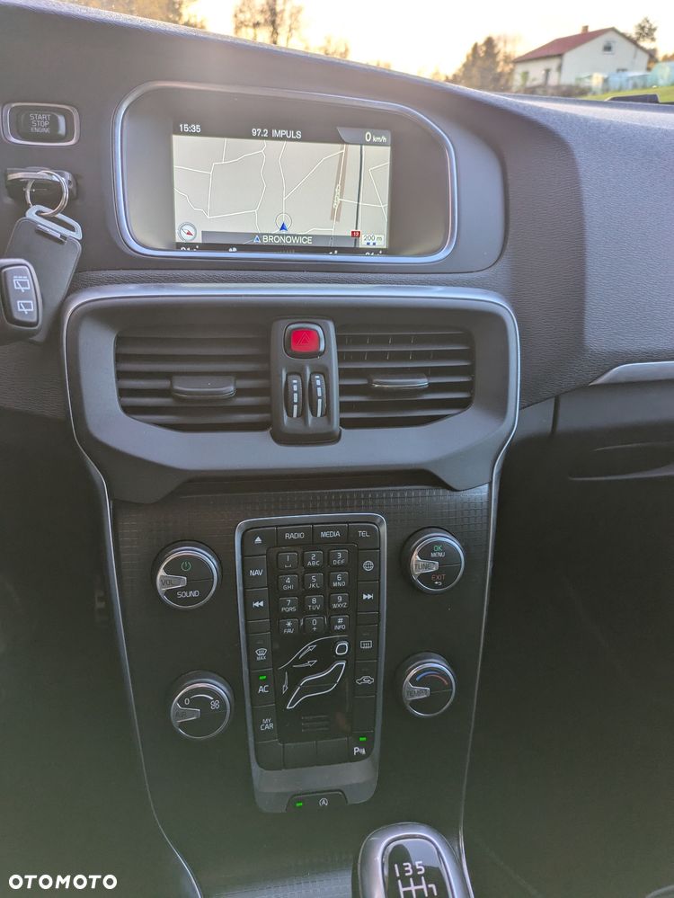 Volvo V40 T2 RDesign - 13