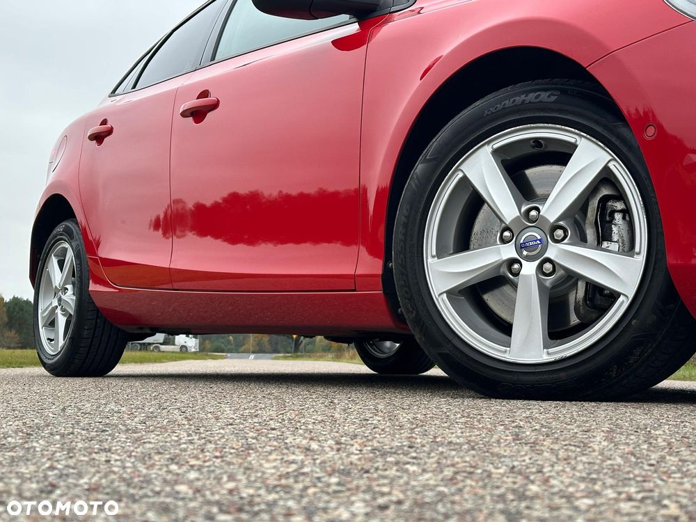 Volvo V40 2013 photo 2