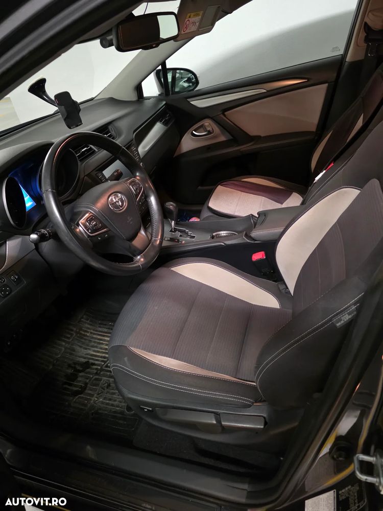 Toyota Avensis 1.8 Multidrive S Executive - 16