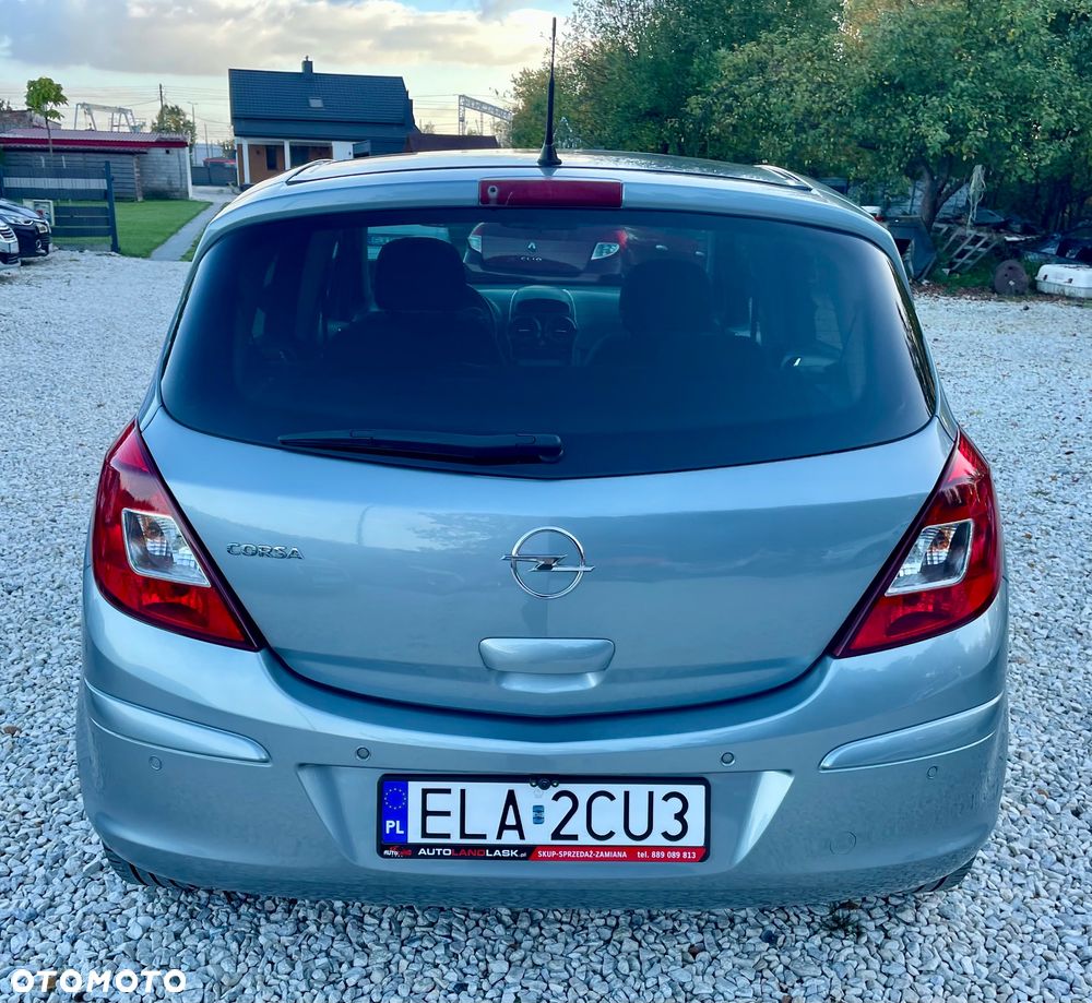 Opel Corsa 1.4 16V Cosmo - 17
