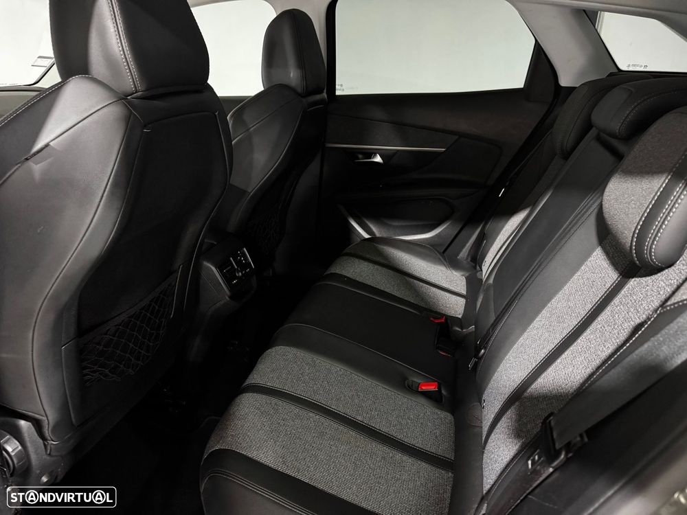 Peugeot 3008 1.5 BlueHDi Allure EAT8 - 24