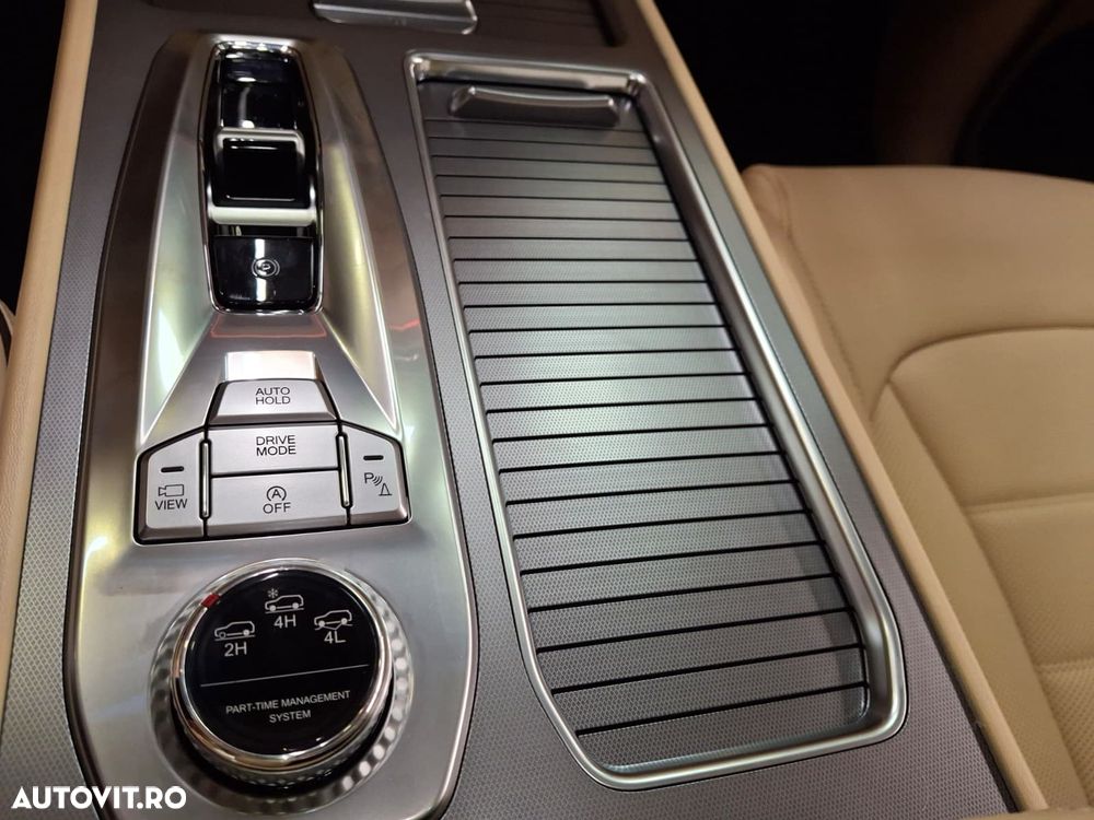 KG Mobility Rexton - 11