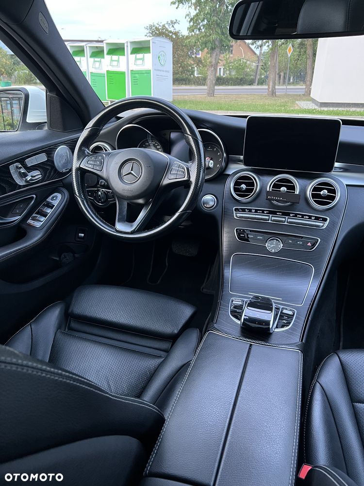 Mercedes-Benz Klasa C 300 7G-TRONIC AMG Line - 7
