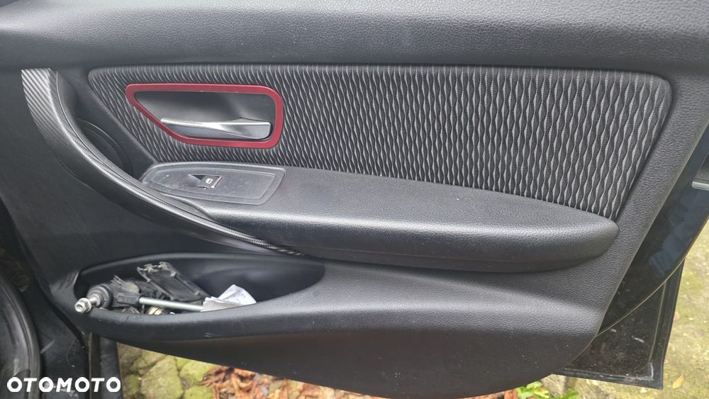 BMW Seria 3 316d - 12