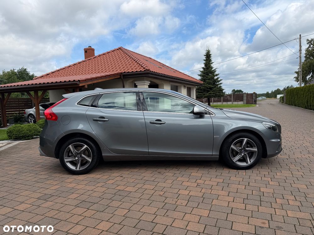 Volvo V40 D2 Drive-E R-Design Momentum - 5