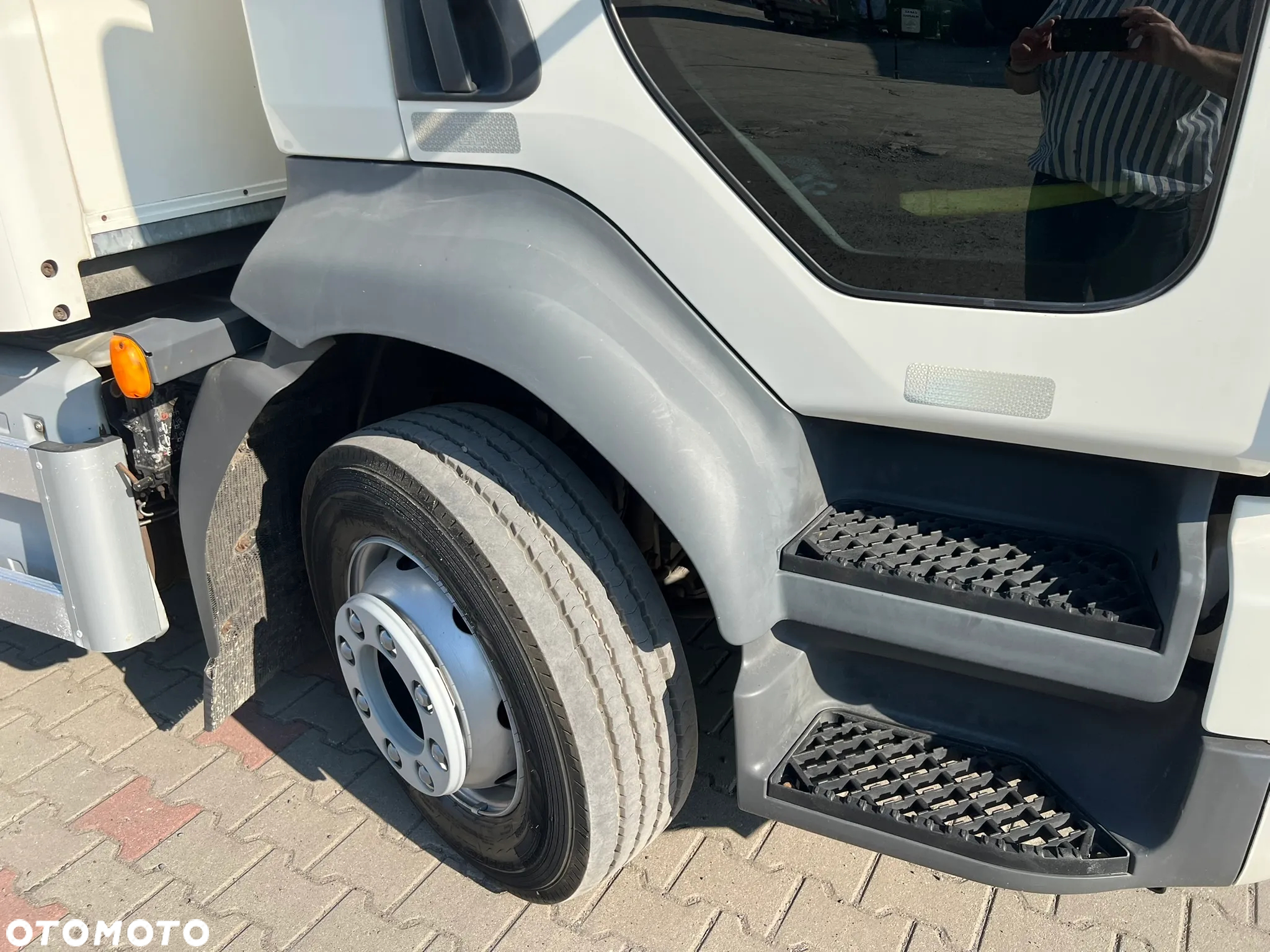 Volvo FL240 TYLKO 206 T km, 14 T ACC winda Niemcy - 9
