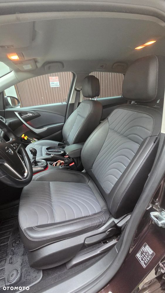Opel Astra 1.4 T Cosmo - 6