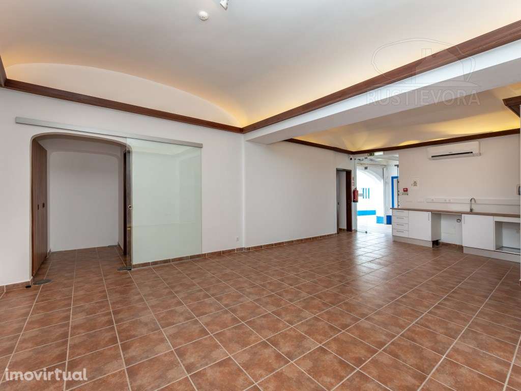 Escritório no Centro Histórico de Évora - Grande imagem: 4/11
