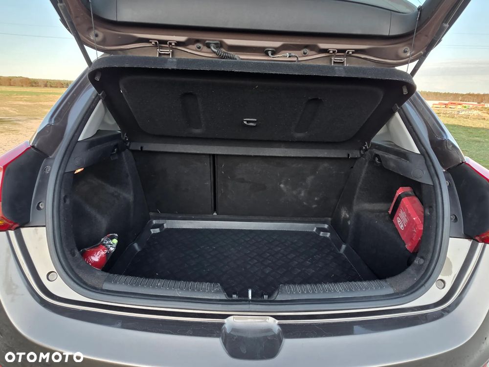 Kia Ceed 1.6 CRDi 128 Vision - 9