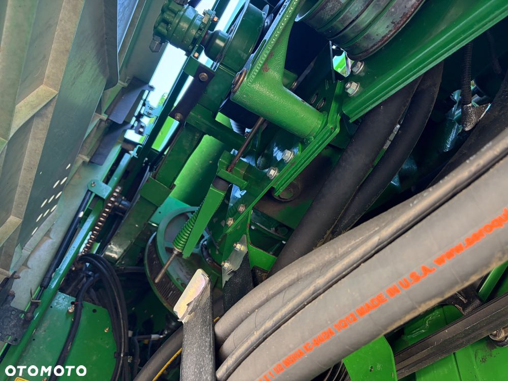 John Deere S680i - 37