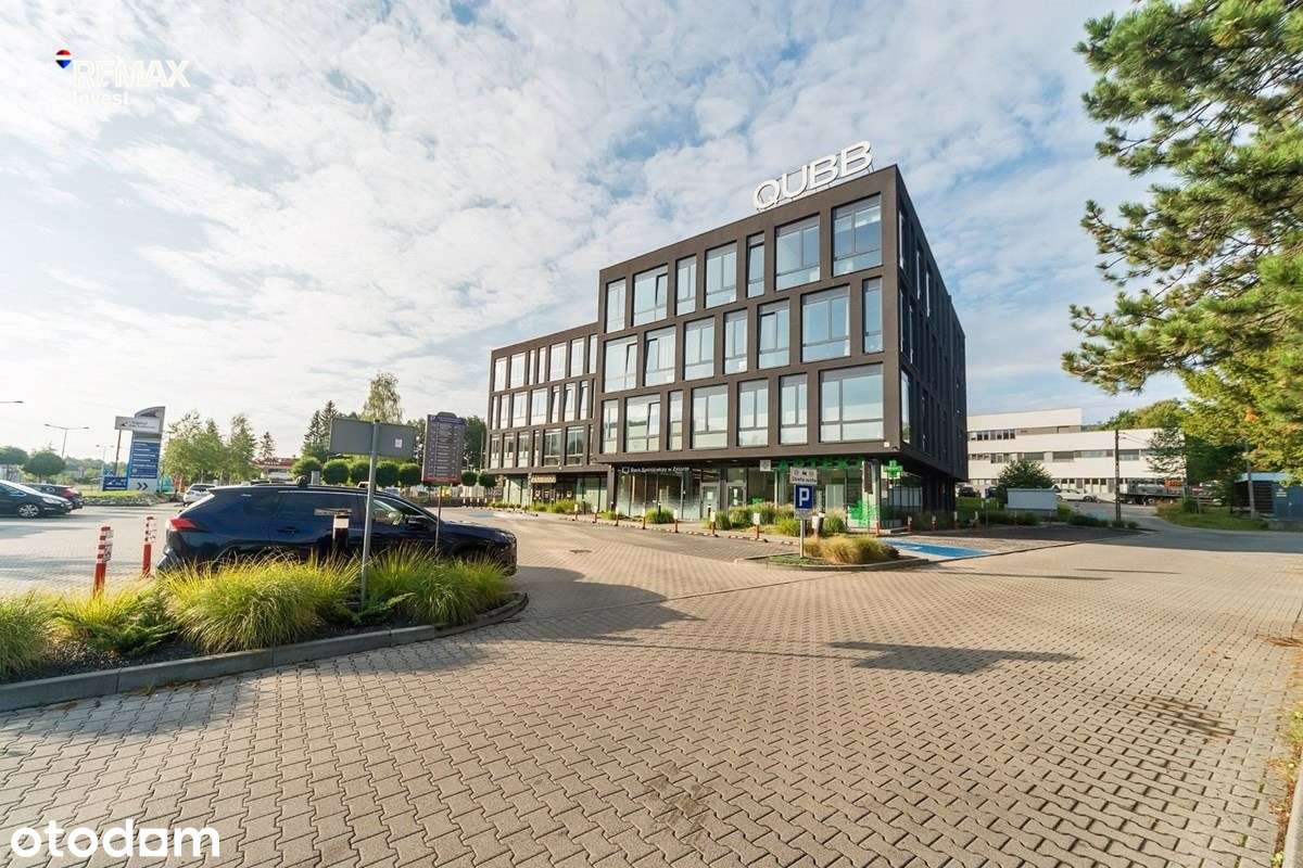Nowoczesna siedziba firmy 360 m² i parking
