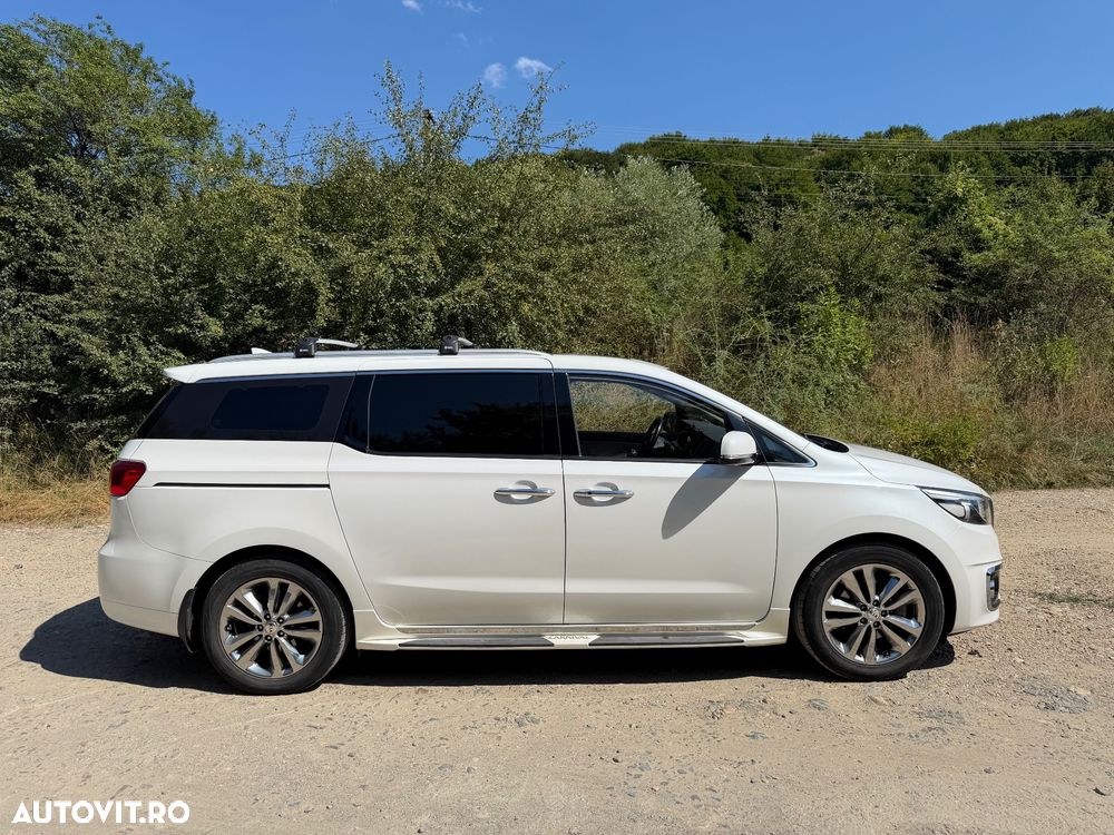 Kia Carnival - 3