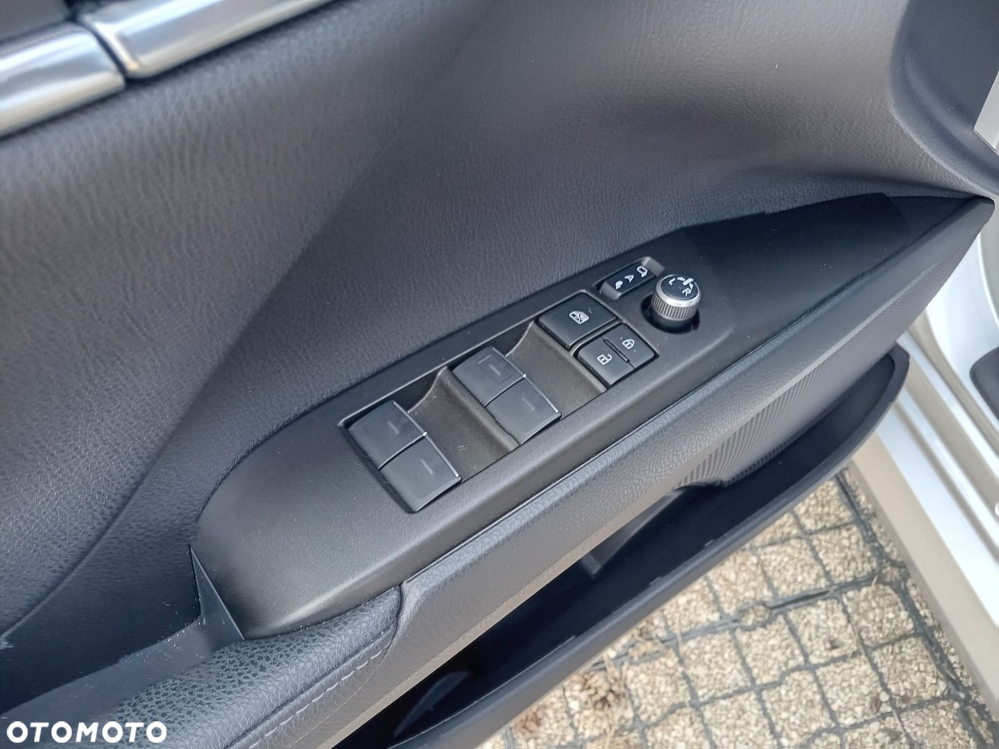 Toyota Camry - 22