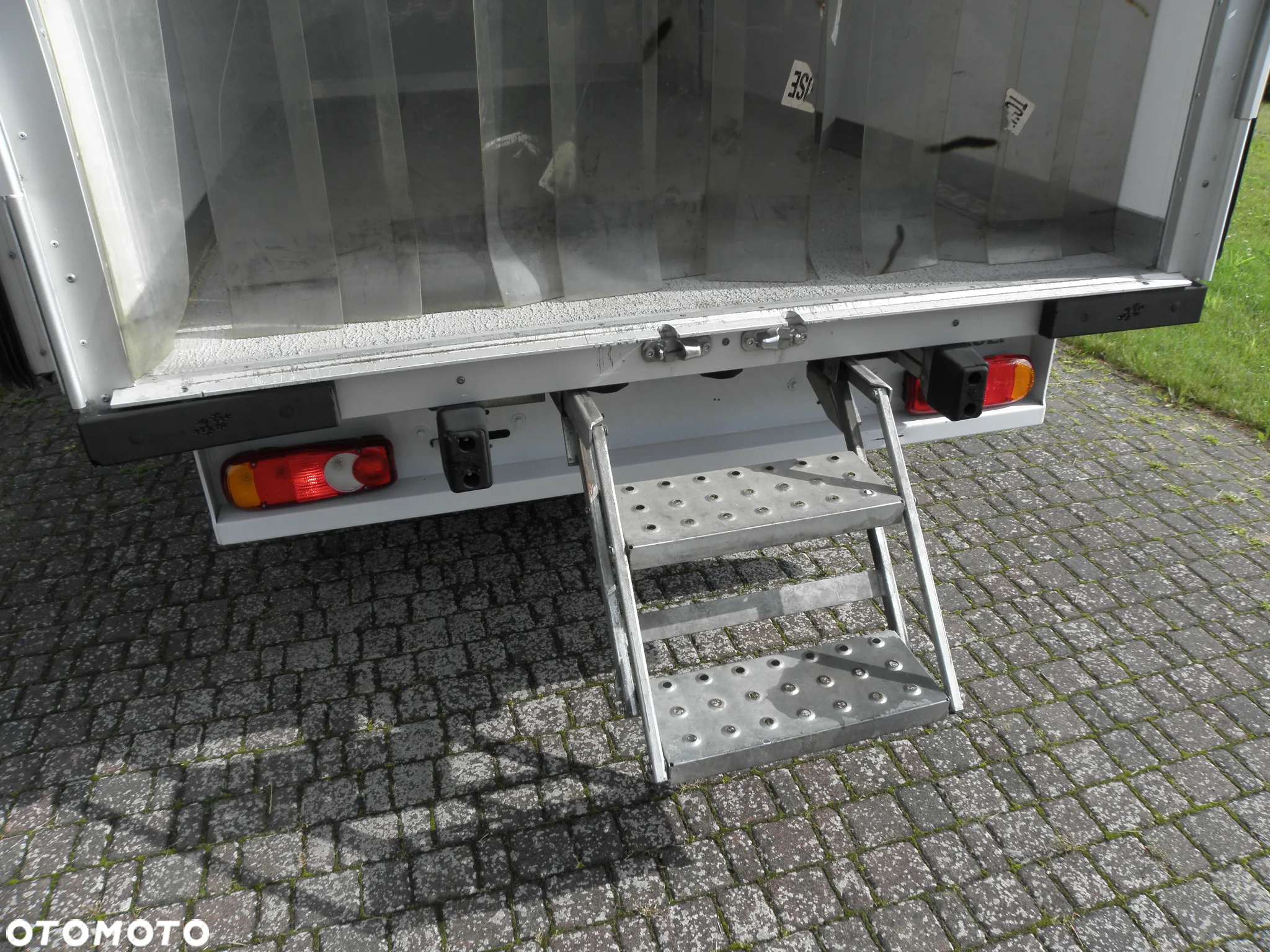 Renault Master CHŁODNIA DO LEKÓW REGULOWANA ŚCIANA - 7