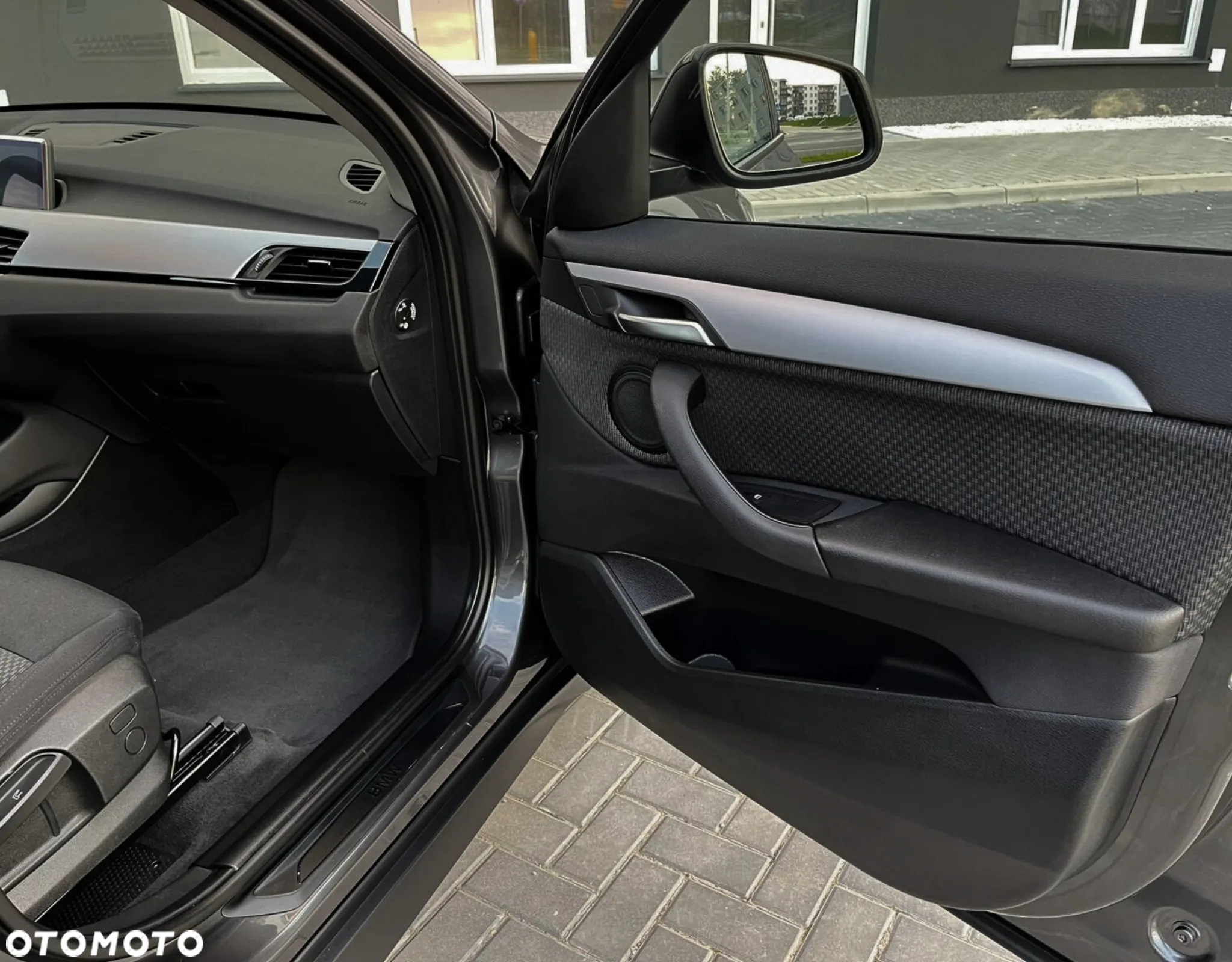 BMW X1 xDrive25e Business Edition - 28
