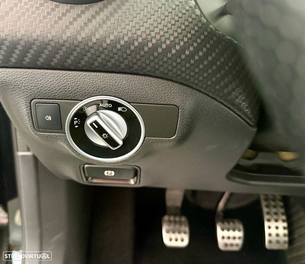 Mercedes-Benz A 180 d AMG Line - 22