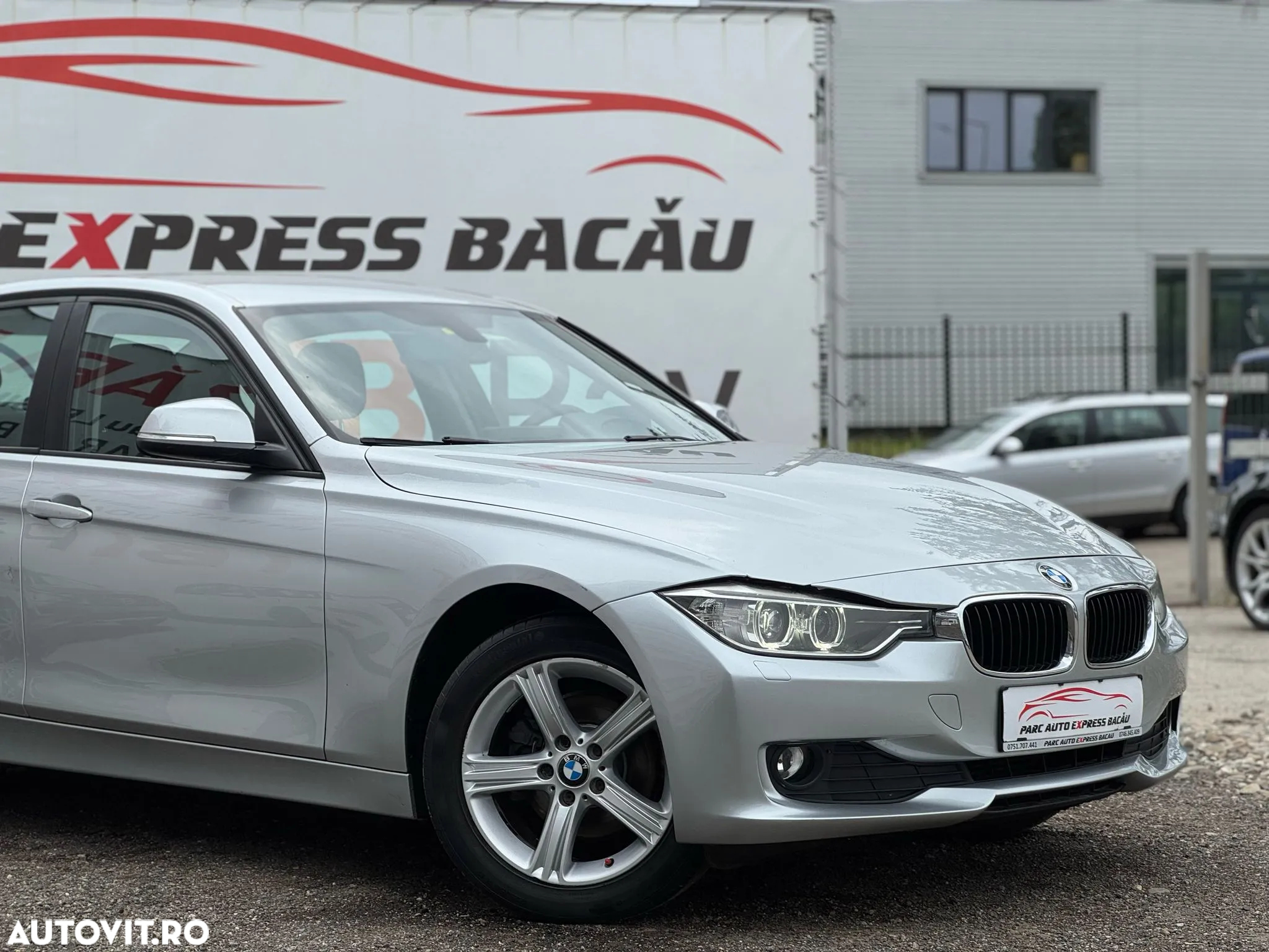 BMW Seria 3 318d Touring Aut. - 10