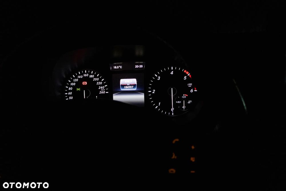 Mercedes-Benz GLA - 15