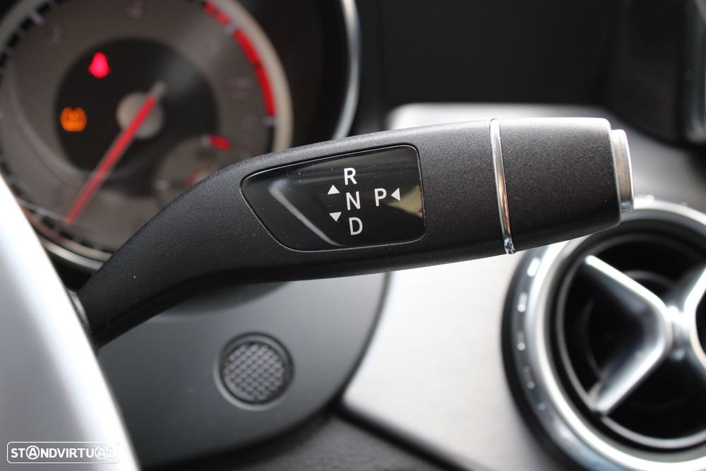 Mercedes-Benz GLA 220 d 4Matic 7G-DCT AMG Line - 14