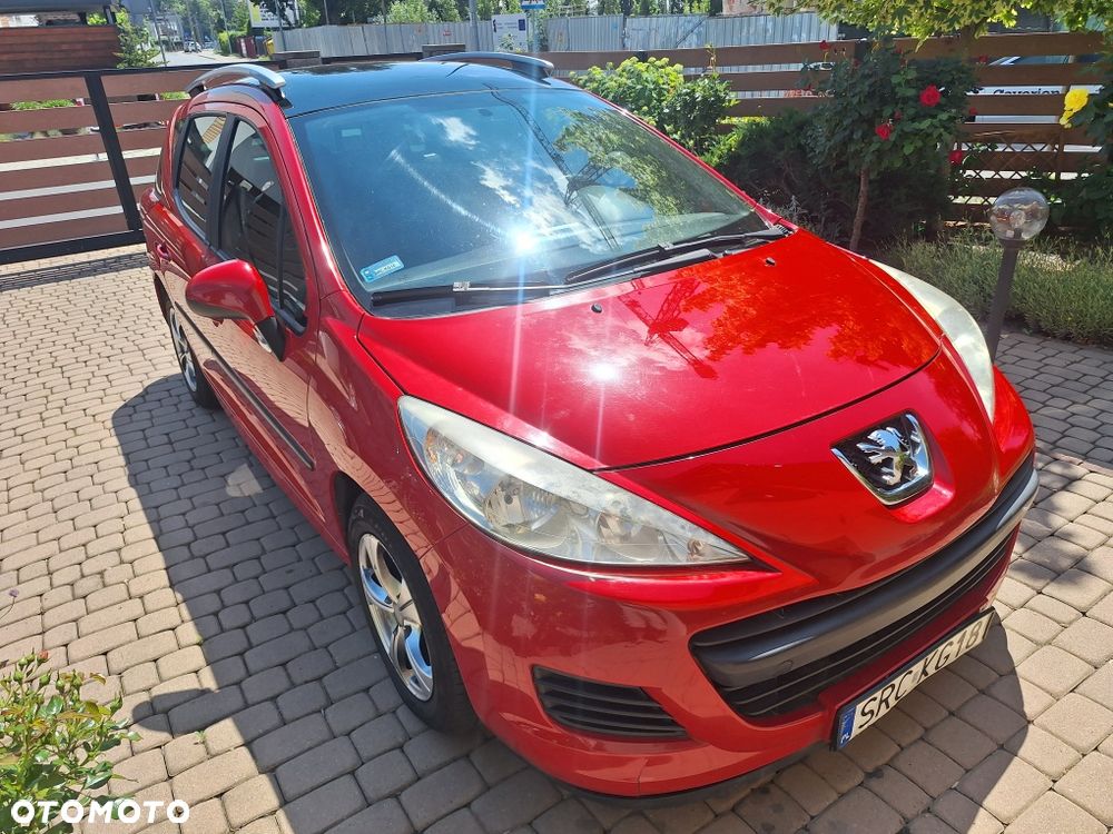 Peugeot 207 - 1