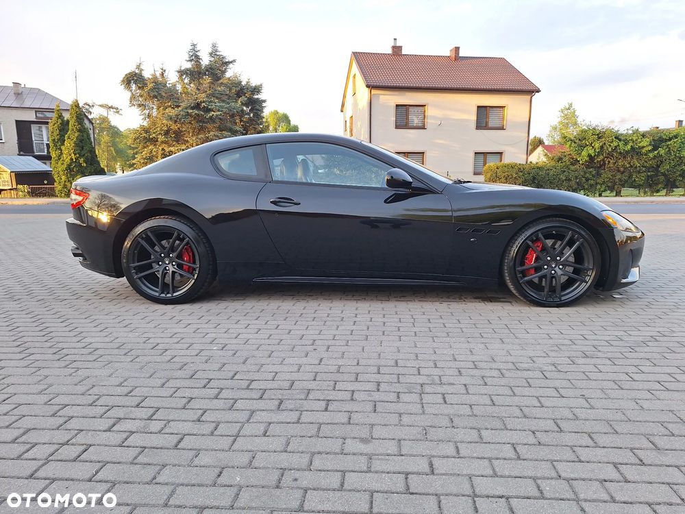 Maserati GranTurismo S Automat - 3