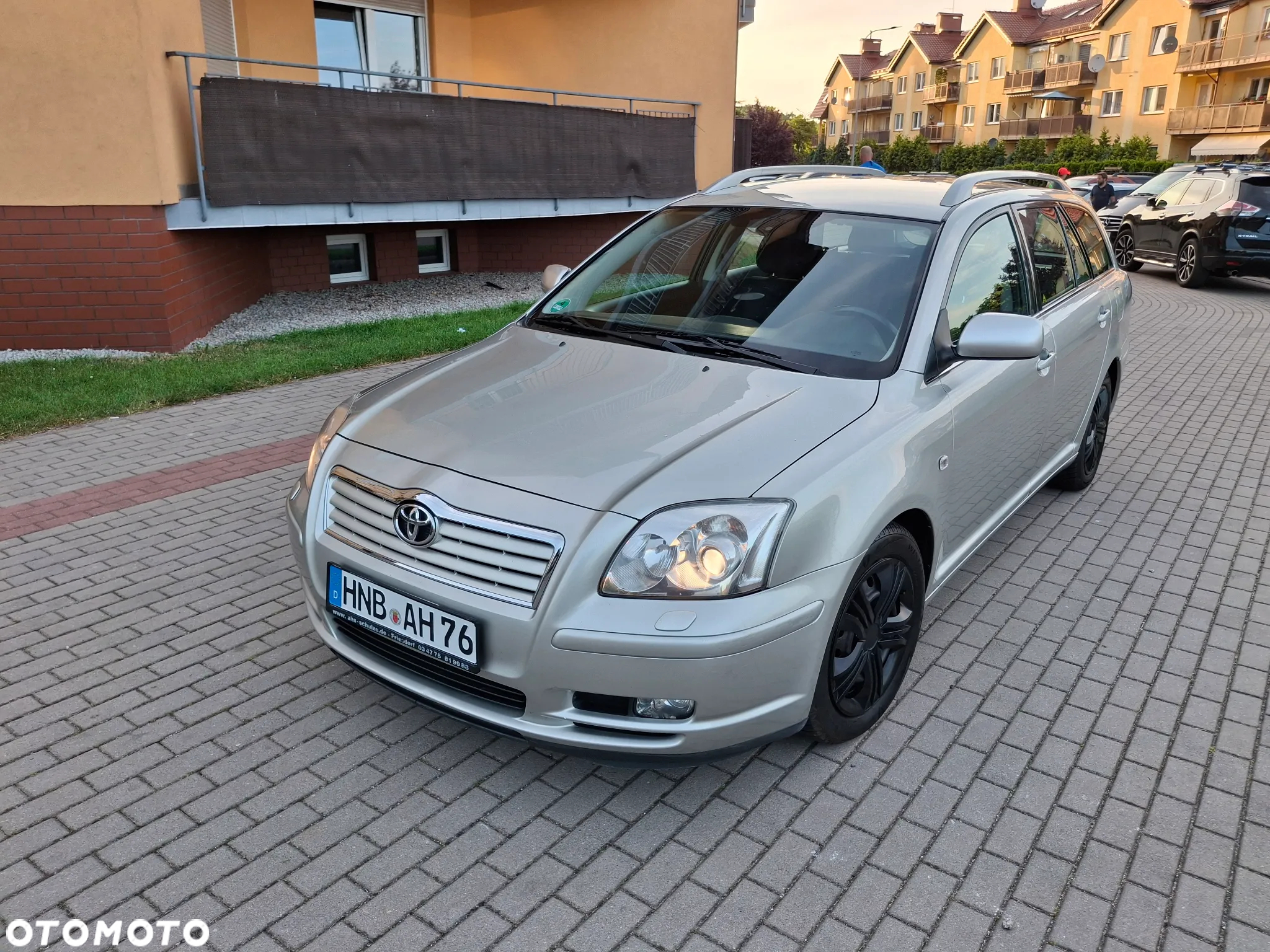 Toyota Avensis 1.8 VVT-i Combi Executive - 2