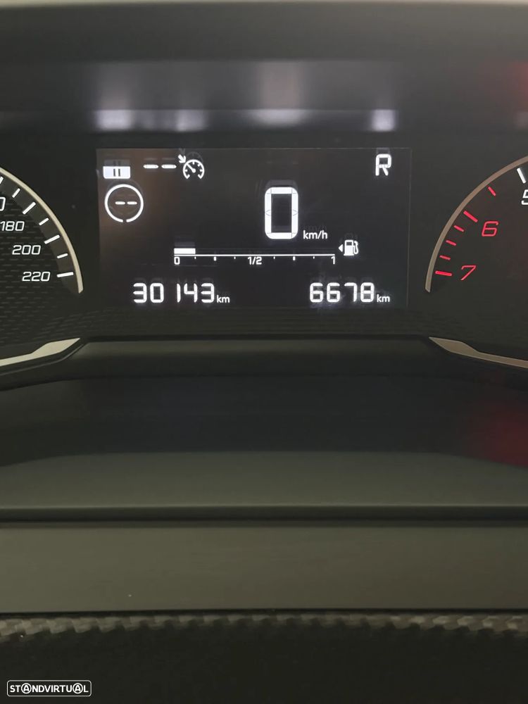 Peugeot 2008 1.2 PureTech Active Pack EAT8 - 16
