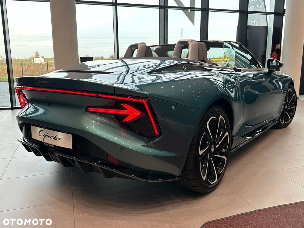 MG Cyberster 77kWh AWD Czarny Dach - 7