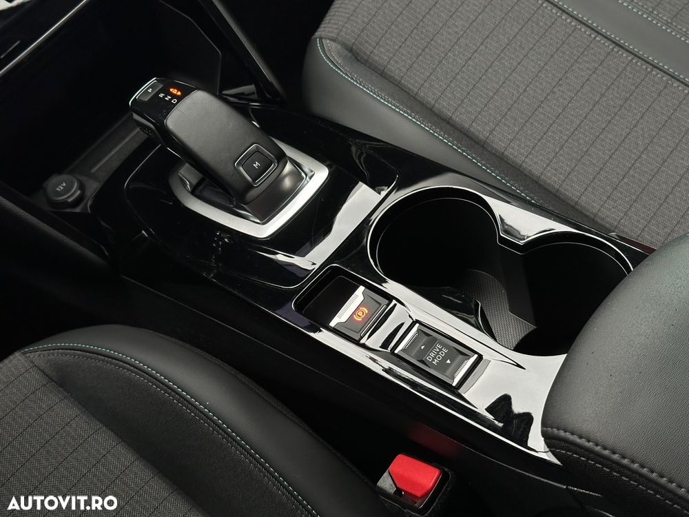 Peugeot 2008 PureTech 130 EAT8 Allure - 10