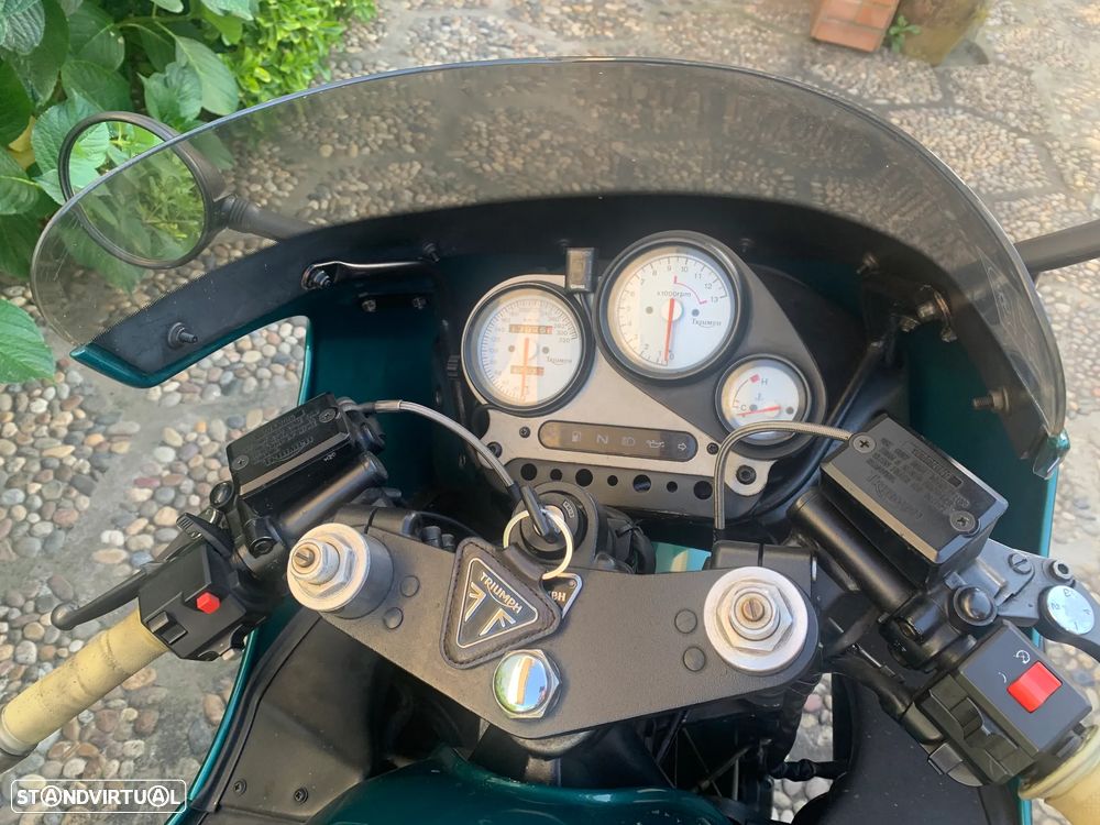 Triumph Daytona 1200 - 4