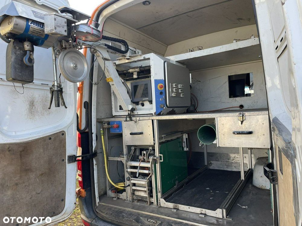 Mercedes-Benz Sprinter - 4