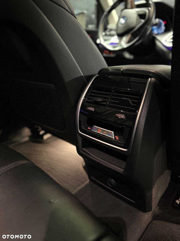 BMW X5 xDrive45e xLine - 27
