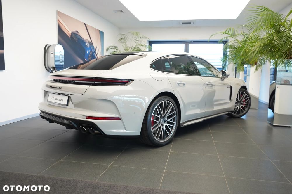 Porsche Panamera - 35