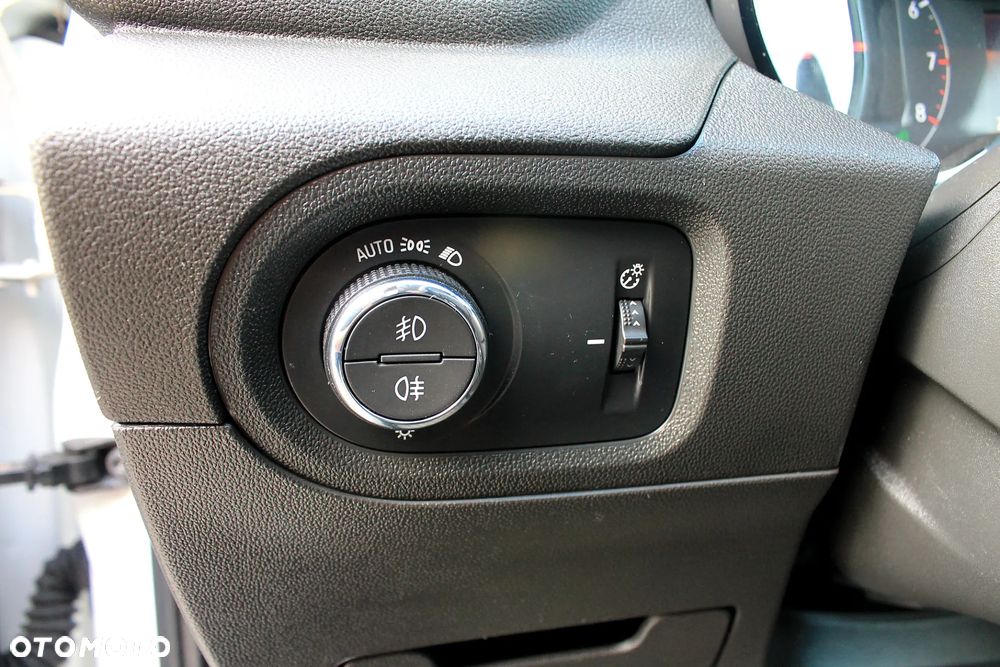 Opel Grandland X 2.0 D Start/Stop Automatik Business Innovation - 23