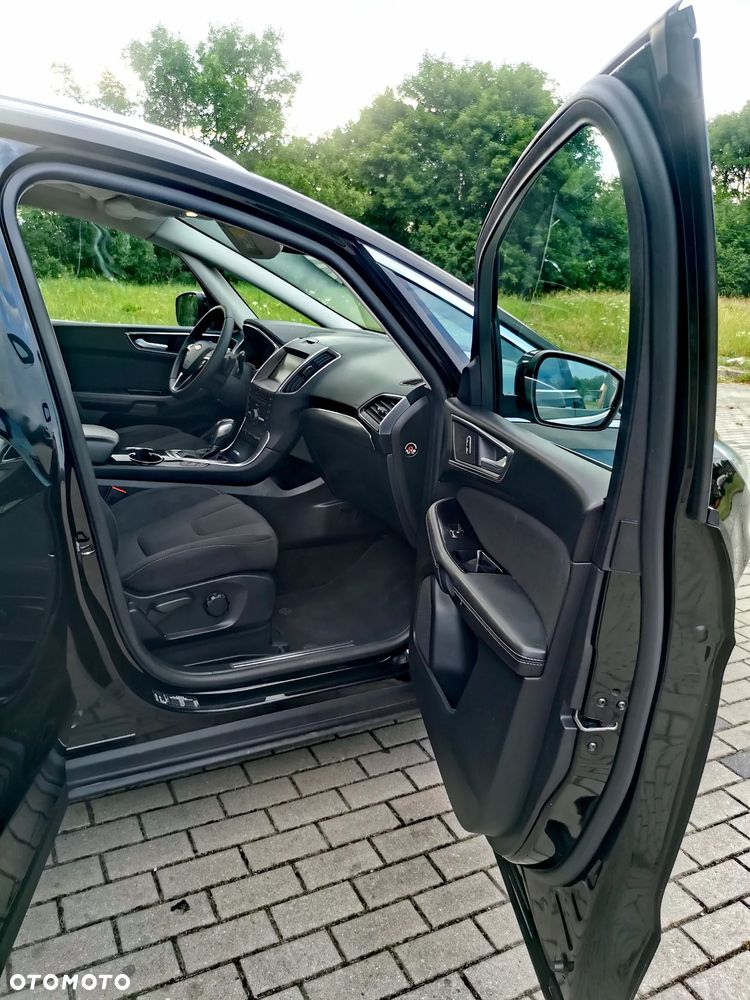 Ford S-Max - 17