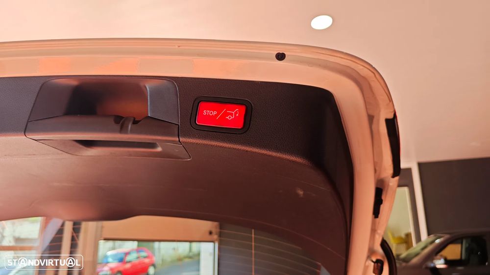 Mercedes-Benz C 350 e T 7G-TRONIC AMG Line - 18