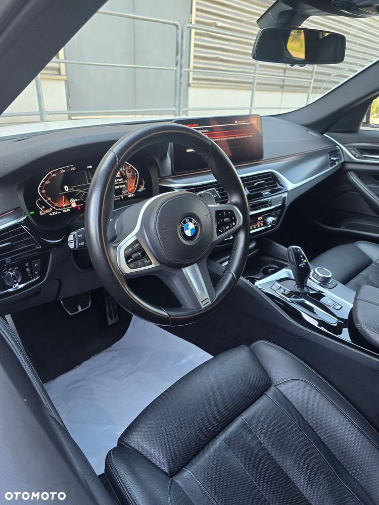 BMW Seria 5 520d xDrive mHEV M Sport sport - 9